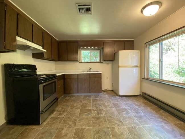 Building Photo - 784 Murphy Creek Rd