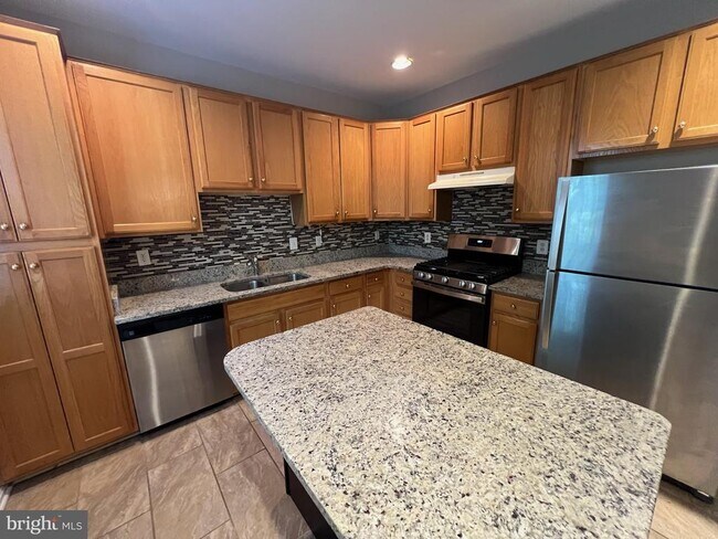 Building Photo - 18023 Calabar Dr