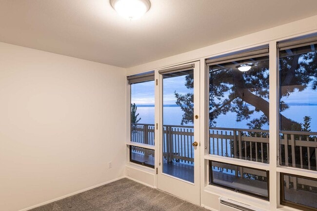 Building Photo - 2 Bedrooms on the Beach, Incredible view! ...
