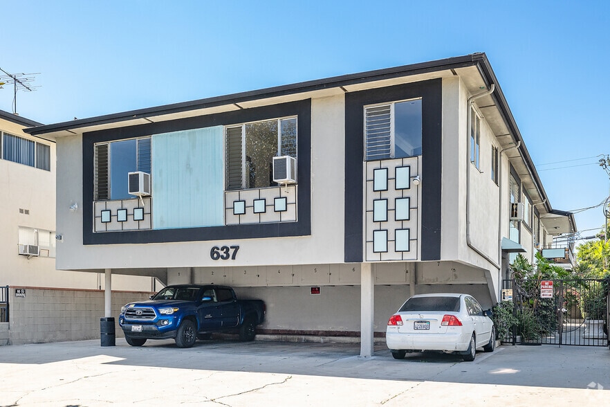 Building Photo - 633 N Hayworth Ave