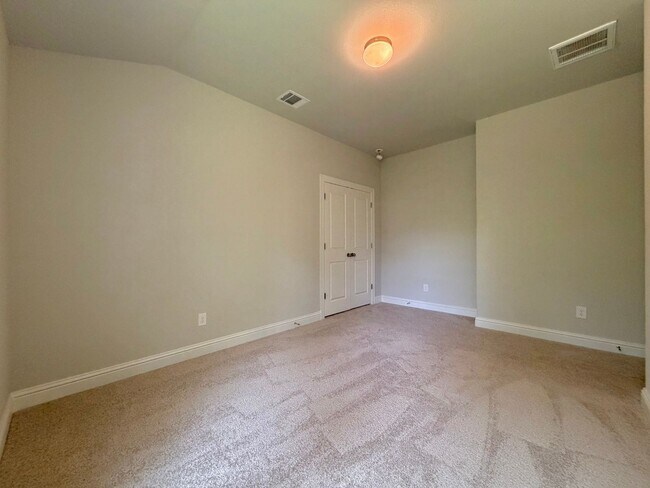 Building Photo - 4300 Liberty Ln