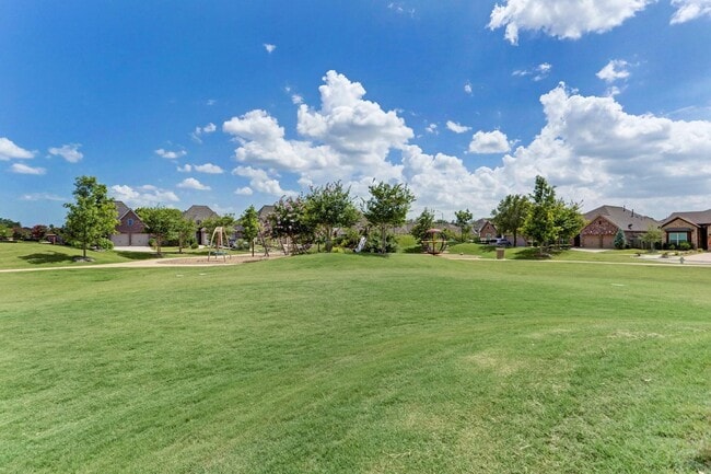 Building Photo - 8126 Silverspot Ln