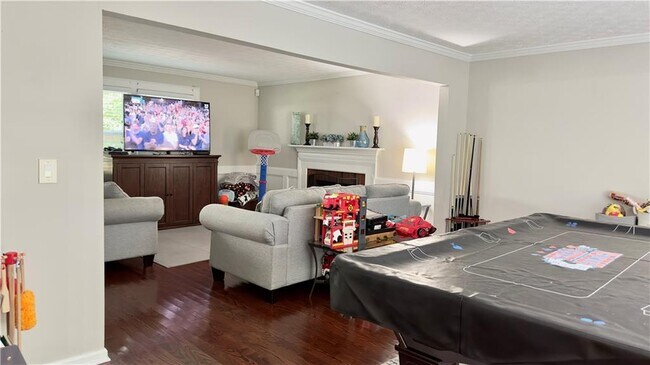 Building Photo - 4603 Villa Chase Dr NE