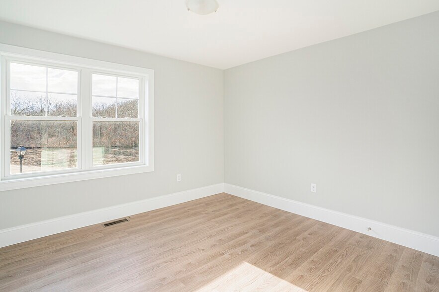 Building Photo - 50 Hopkins Ln