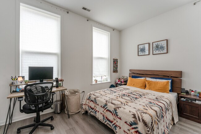 Building Photo - 2022 S Throop St