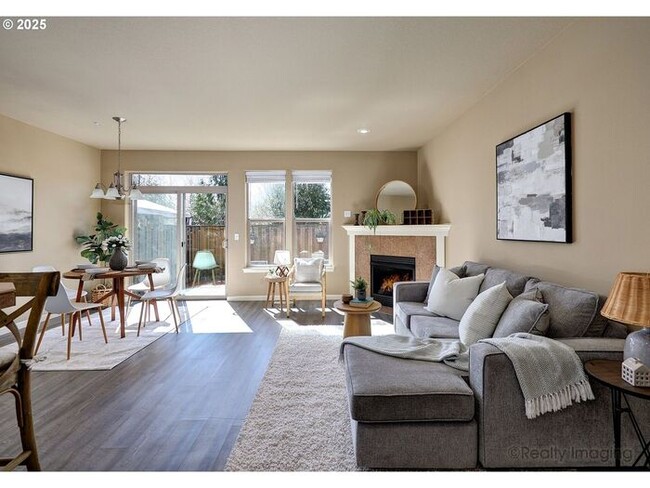 Building Photo - Evergreen Park Townhouse