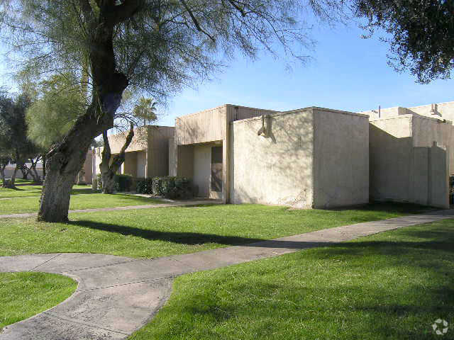 Community - Oregon Oasis Apartments