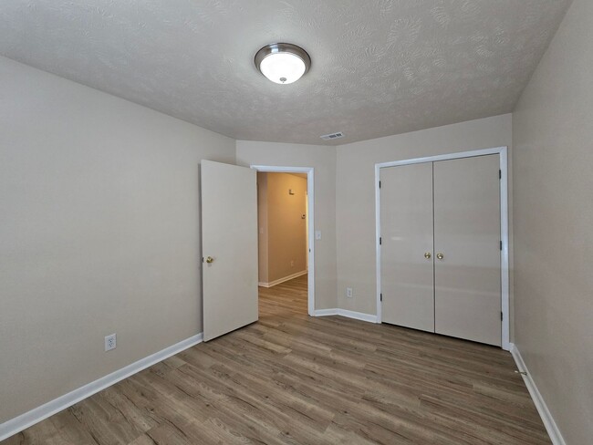 Building Photo - 6780-1 Willowbrook Dr ~ Stewarts Creek