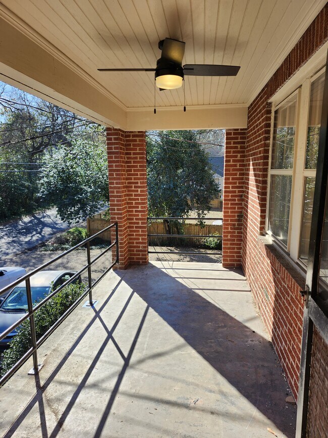Building Photo - 1032 Felder Ave