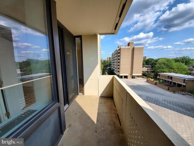 Building Photo - 490 M St SW