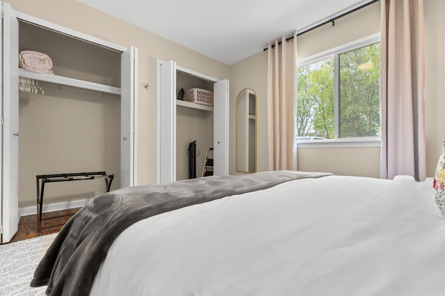 Building Photo - 18451 Sharon Ln