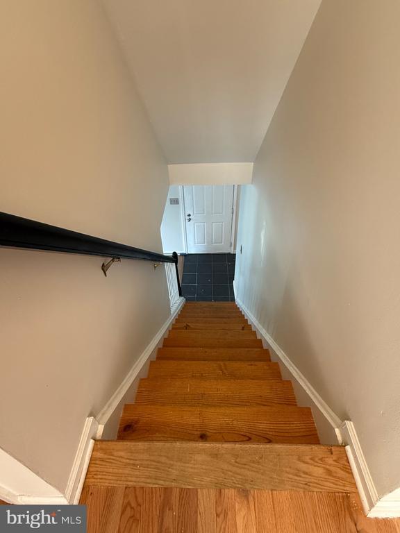 Building Photo - 17 Withams Rd