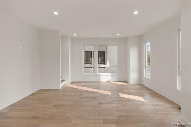 Building Photo - 2037 11th St