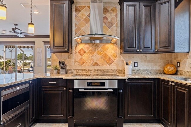 Building Photo - 3931 Pompano Dr SE