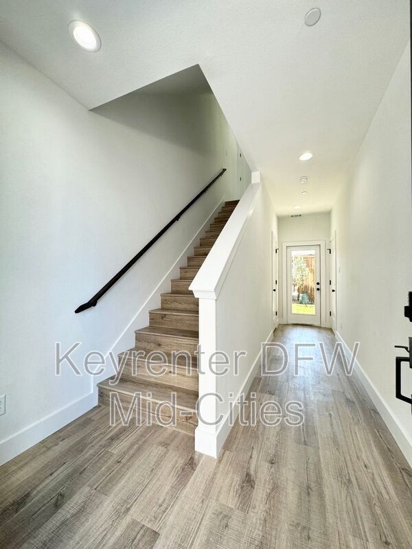 Building Photo - 7311 Uloho Wy