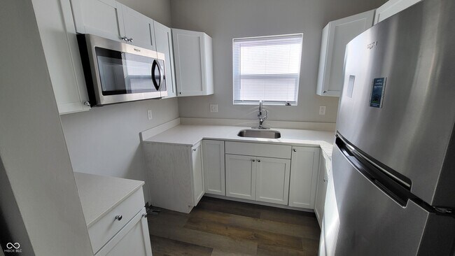 Building Photo - 515 N Oxford St