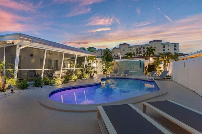 Building Photo - 2407 NE 33rd Ave