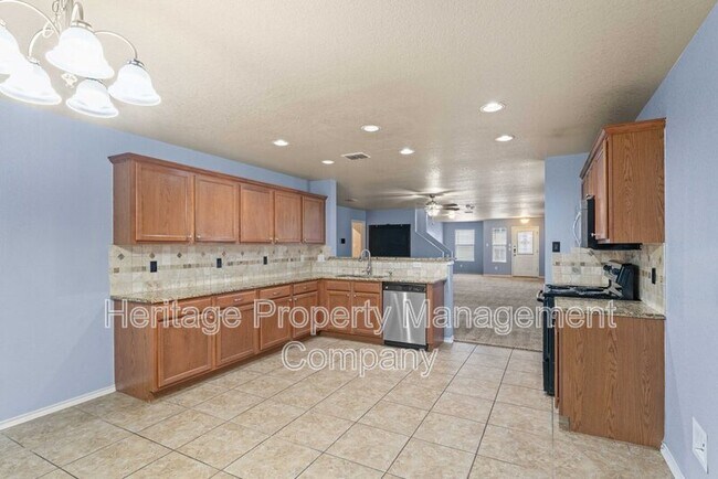 Building Photo - 915 Ridingate Farm