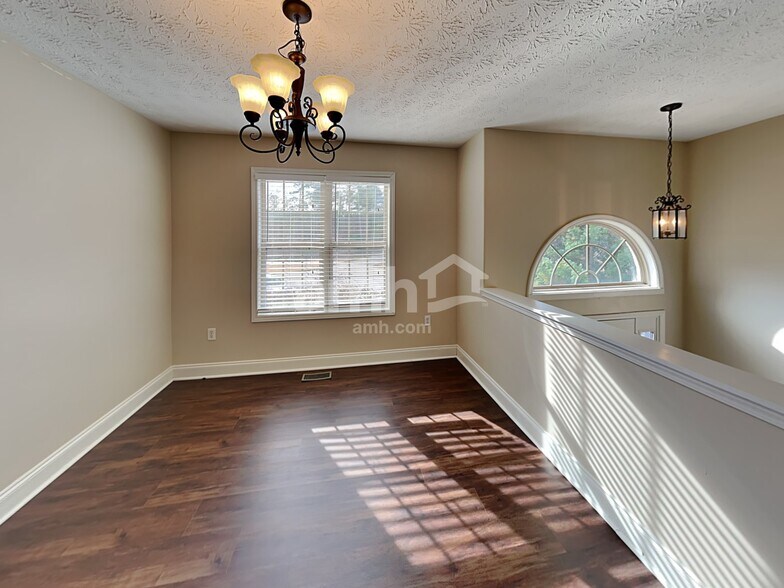 Building Photo - 3892 Refinement Way