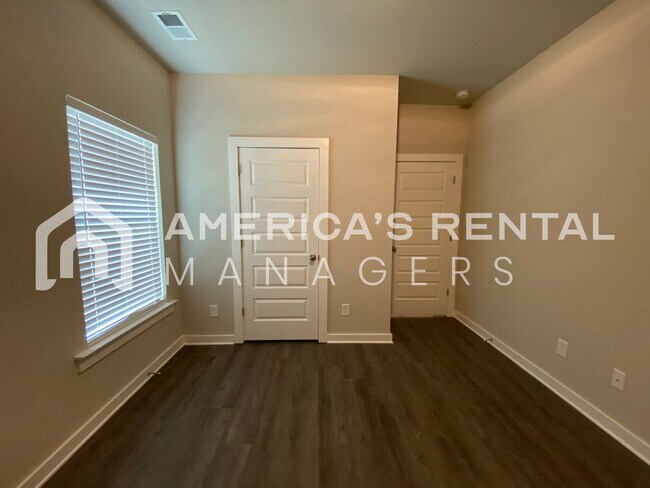 Building Photo - 510 Ridgeview Cir