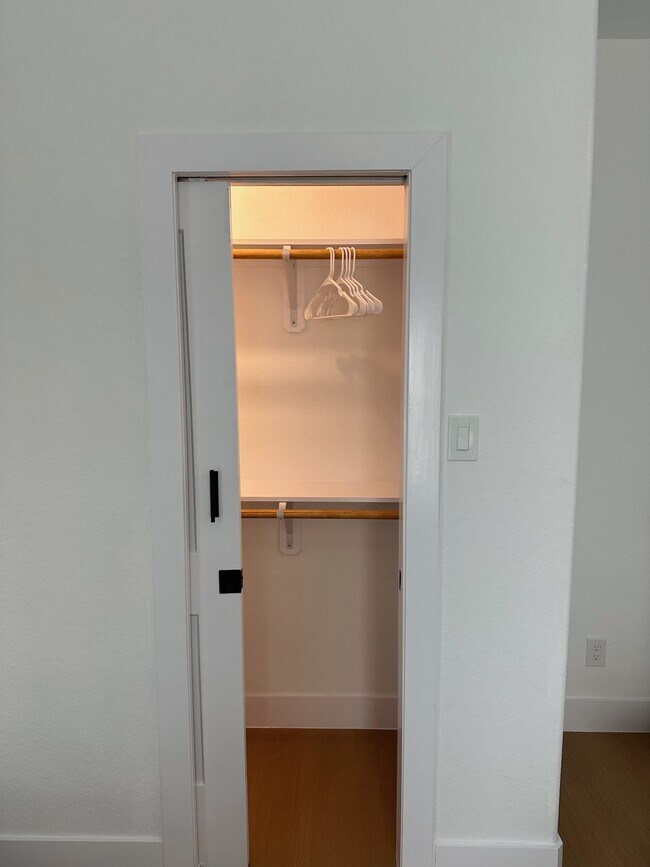 Building Photo - 5774 Heron Dr