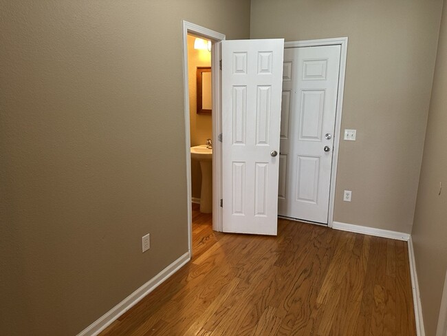 Building Photo - 495 Canyon Oak Loop