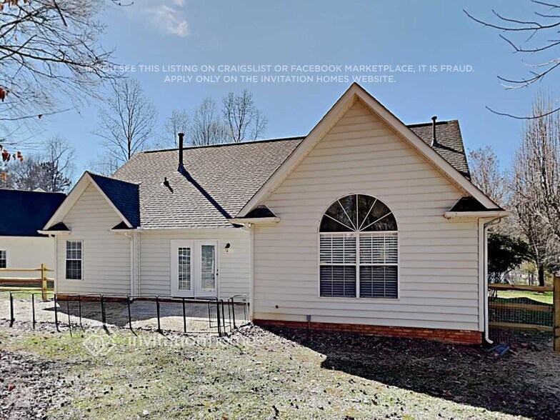 Building Photo - 6808 Loretta Pl
