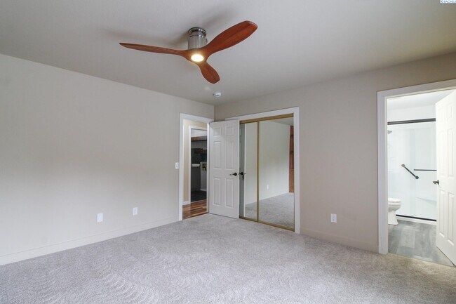 Building Photo - 3 Bed/2 Bath House in Southeast Kennewick