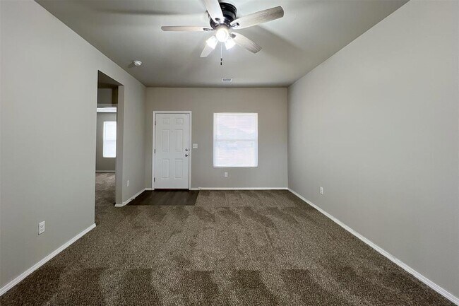 Building Photo - 4301 Driftwood Dr