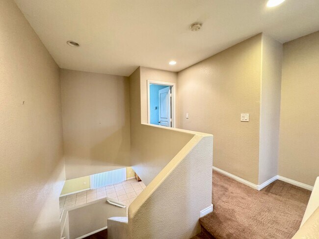 Building Photo - 5517 Roans Prairie St