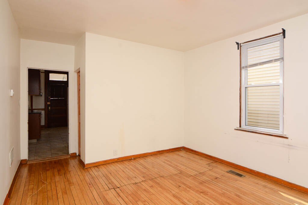 Building Photo - 2622 N Marshfield Ave