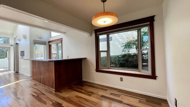 Building Photo - 591 Bluerock Dr