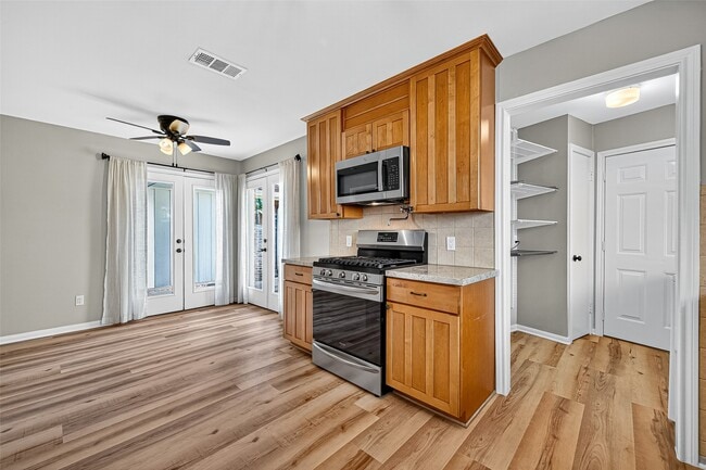 Building Photo - 2107 Briargreen Dr