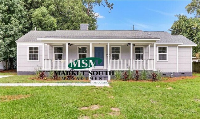 Building Photo - 326 Columbus Dr