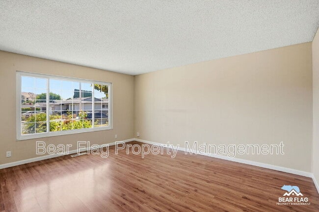 Building Photo - 1312 Mission Dr