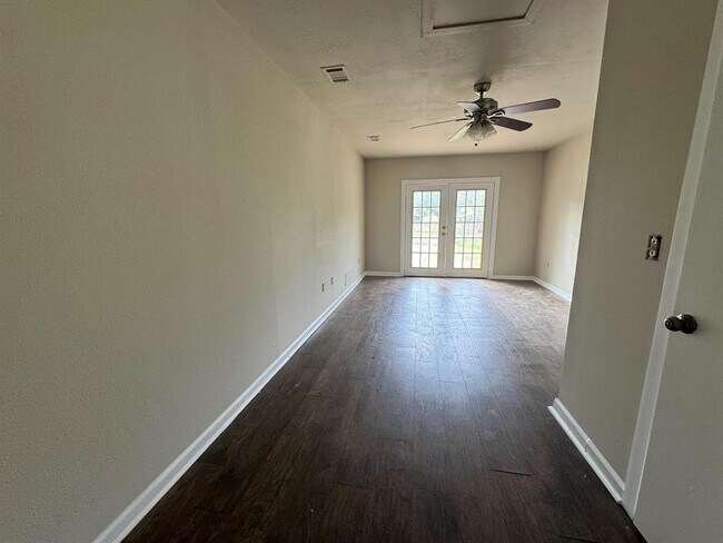 Building Photo - 851 Aspen Ln