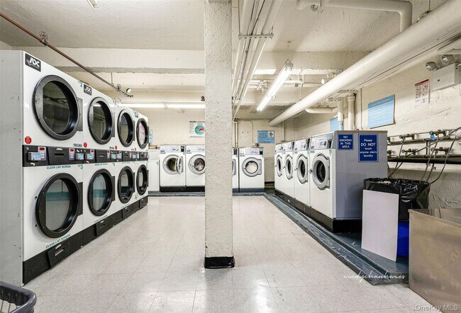 Building Photo - 100-11 67th Rd