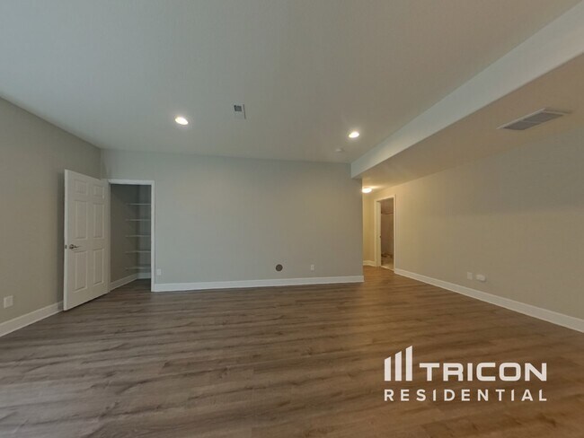 Building Photo - 781 Dublin Pl