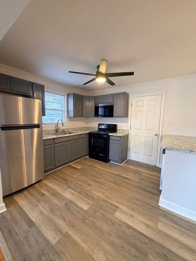 Building Photo - 1318 Lincoln Ave