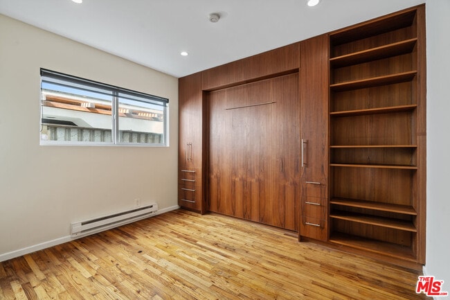 Building Photo - 27 18th Ave