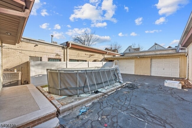 Building Photo - 27 E Madison Ave