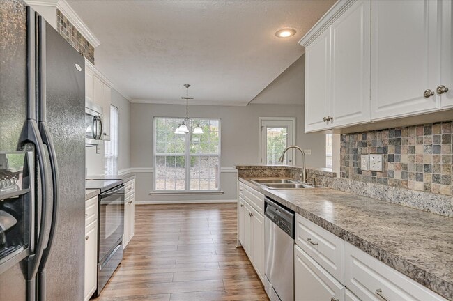 Building Photo - 789 Michelle Ct