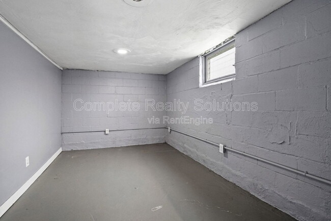 Building Photo - 5225 Fletcher St