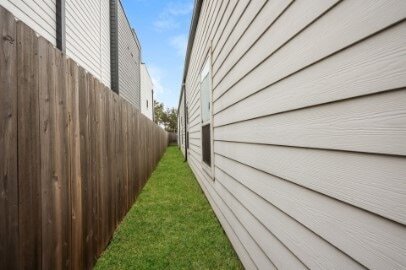 Building Photo - 2216 Dyson St