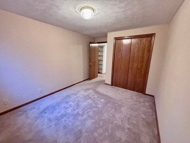 Building Photo - 16306 Lafayette Ave