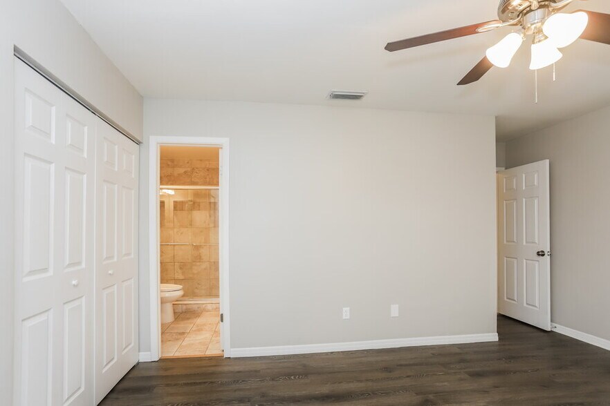 Building Photo - 4035 Forecast Dr
