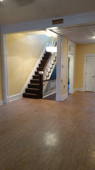 Building Photo - 212 Lehigh Ave