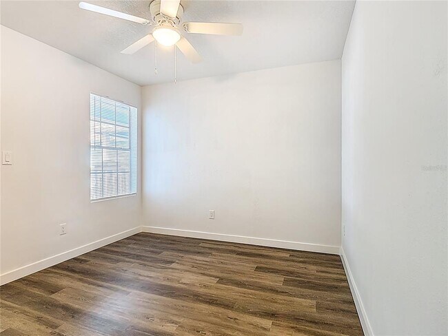 Building Photo - 2717 N Poinciana Blvd