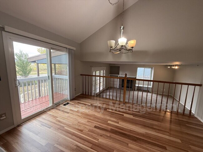 Building Photo - 10924 W 100th Dr