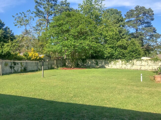 Building Photo - 2916 Norwood Dr